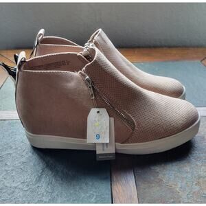 Time and Tru Women's 9 Blush Pink High Top Wedge Sneakers